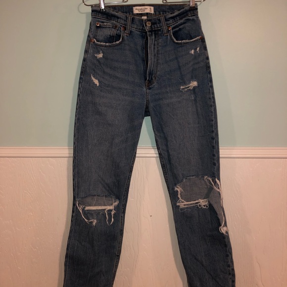 Abercrombie & Fitch “The Ankle Straight Ultra High Rise” Curve Love Jeans - Picture 1 of 4
